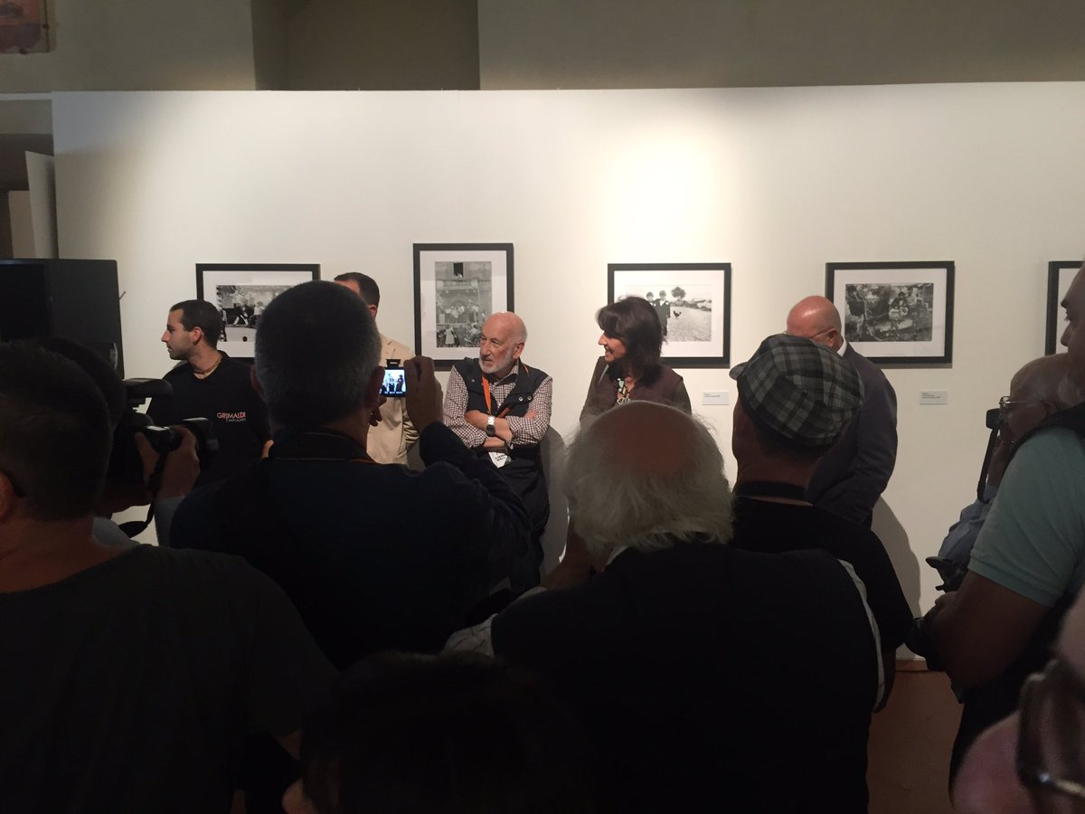 Contrastobooks's tweet photo. La mostra #InFesta di Gianni #BerengoGardin a @DialoghiPistoia fino al 2 luglio. Il volume in tutte le librerie! #Dialoghi2017 https://t.co/bcZpFTjekE