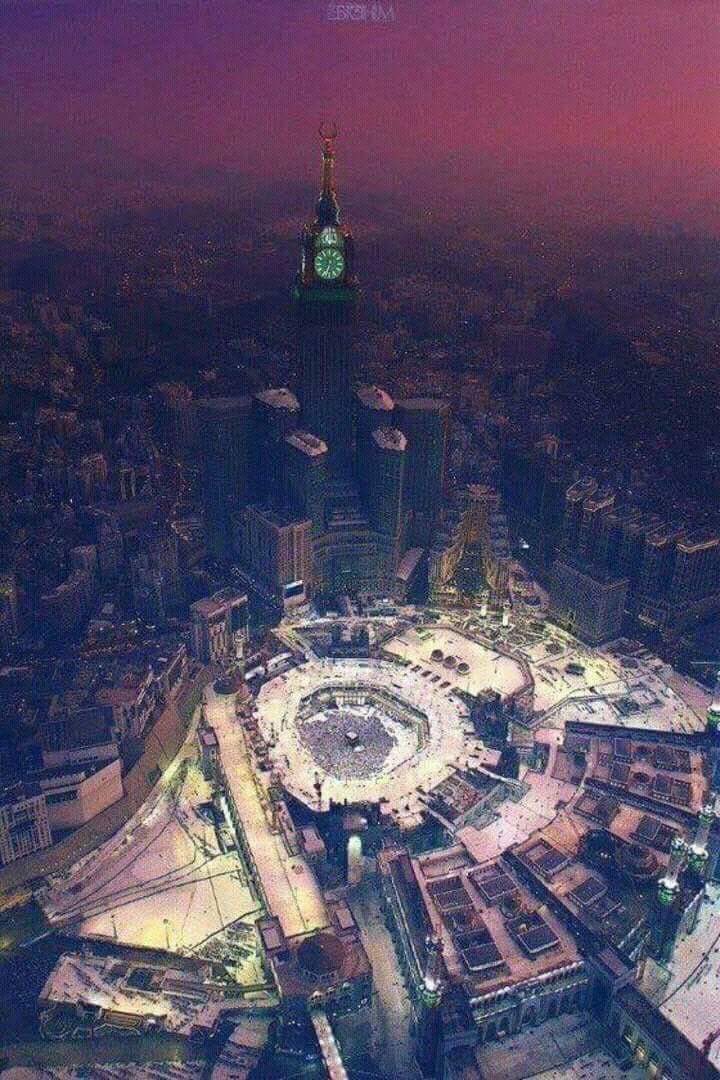 #رمضان
 #مكه_العروس
❤️
كلما أقبلت مواسم الطاعات (رمضان والحج) 😅تزينت وتلألأت أضوائها كالعروس ..وبدت معالم الفرح على محيا أهلها فرحاً بزوارها