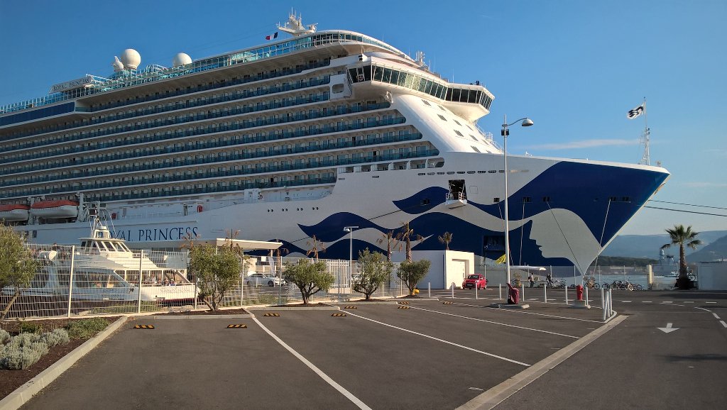 PrincessUKmedia's tweet photo. Beautiful day today in Toulon for a ship tour! #RoyalPrincessBloggerTrip #PRonTour https://t.co/FOSgN2tPLj