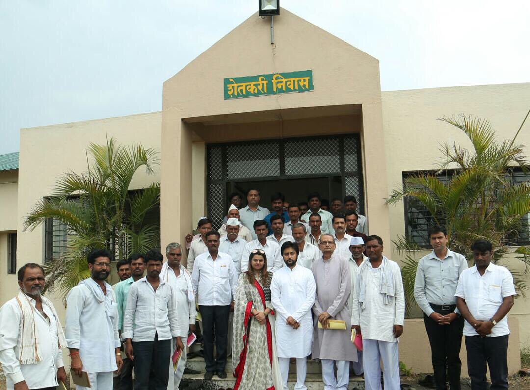 MeDeshmukh's tweet image. With papa's blessings my first step towards realising my biggest dream -self reliant farmers #Back2Roots #FarmersWorkshop #VilasraoDeshmukh