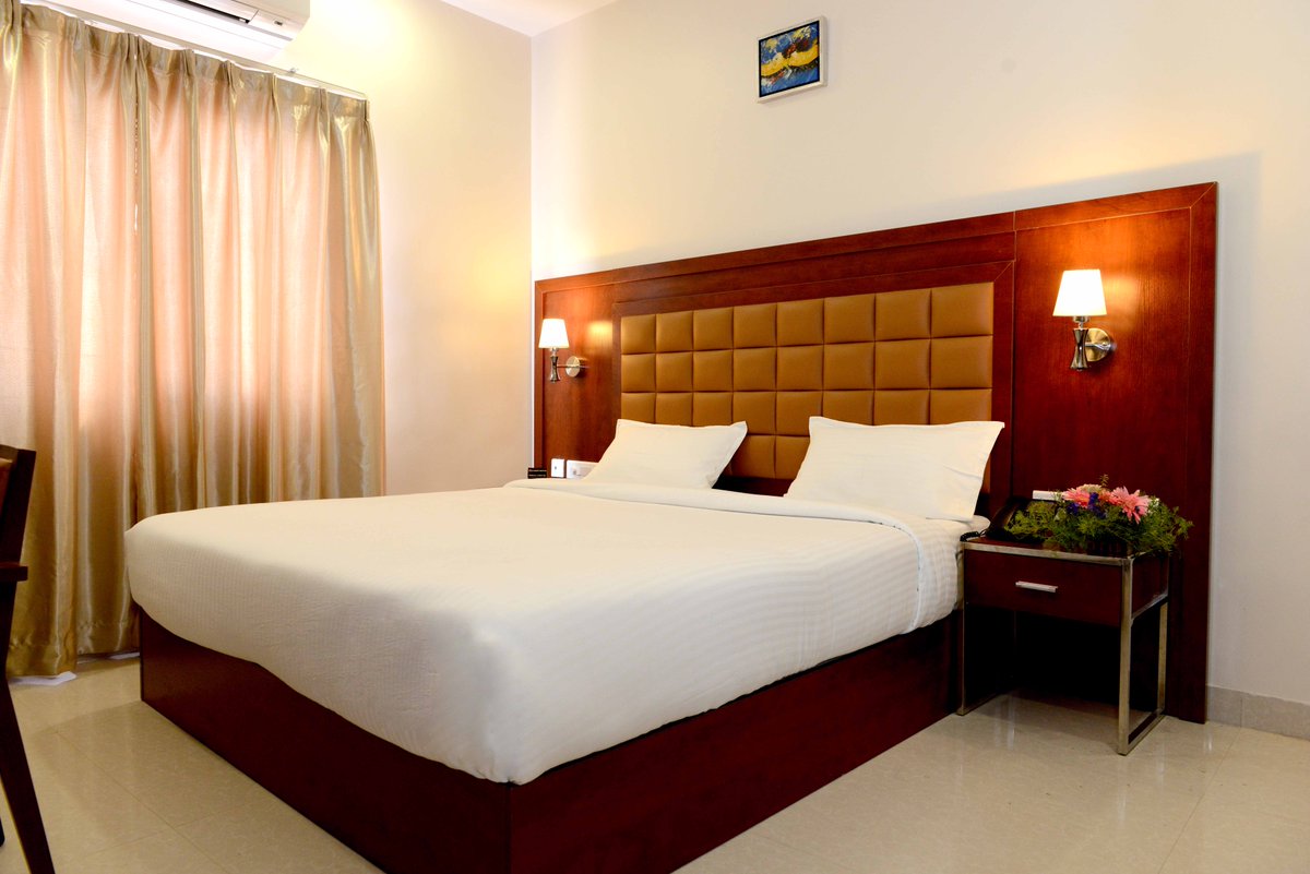 IglooHotels's tweet photo. Happy Weekend GUYS! enjoy your weekend  :D @IglooHotels Igloo Hotels #trichy #ramanthapuram #fun #weekend #friday #luxuryhotels https://t.co/B0YKxYDNjn