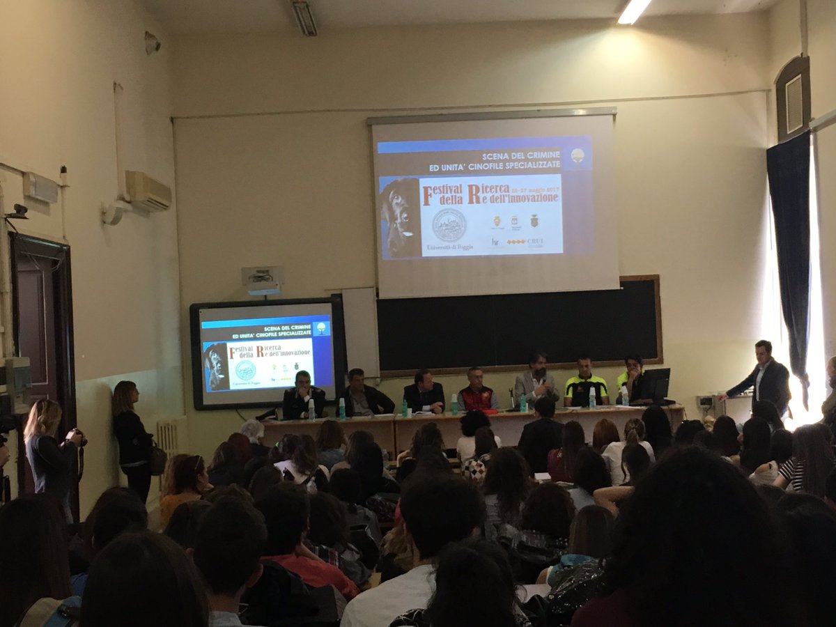Bhooooooom's tweet photo. Unità cinofile specializzate 
#university #convegno #scienzeinvestigative 🤘🏻🕵🏻‍♀️ https://t.co/uv9KZlKTHG