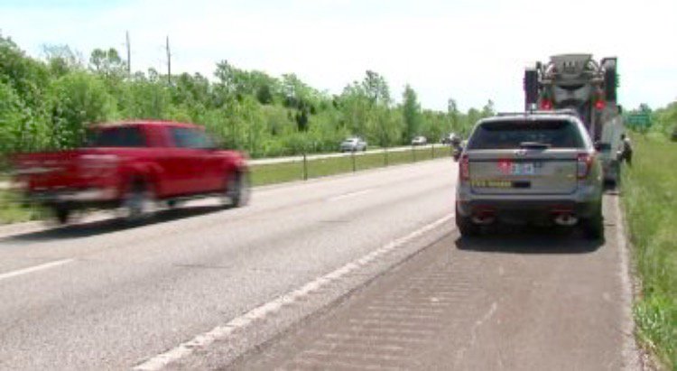 MSHPTrooperI's tweet photo. Before hitting the road for the Memorial Day weekend, KNOW the LAW!  #slowdownandmoveover https://t.co/tWI80tPSoA