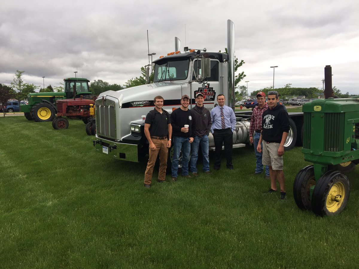 ManuszakEdward's tweet photo. Senior tractor day today!  Hanging with the hardest working crew around...enjoy your last day Seniors! @vikings_dundee https://t.co/pFhVHxxQ5Y