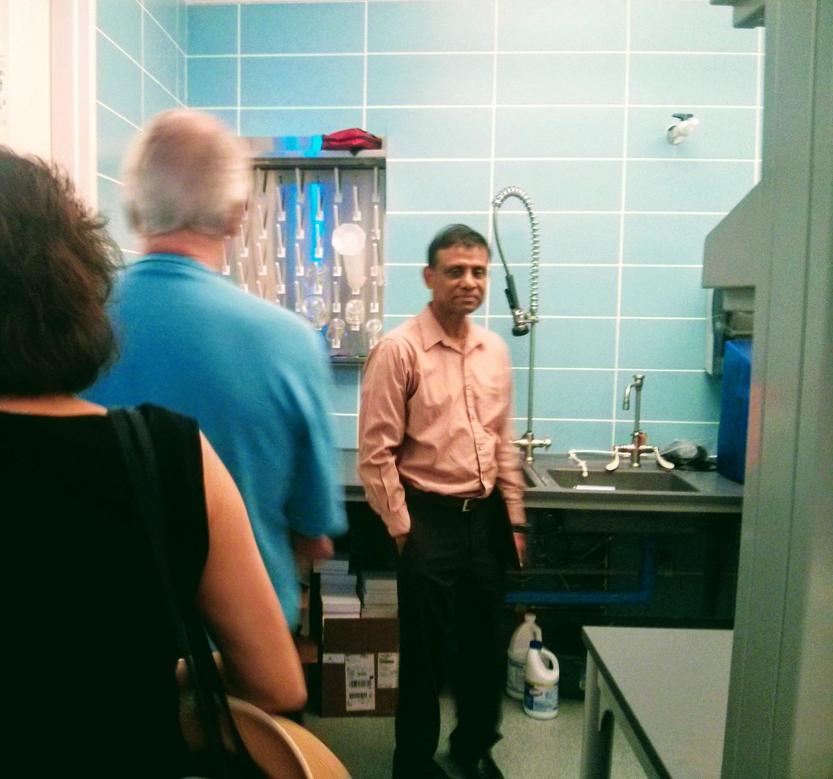 Dr Tyler Drake gives tours of new #ATX <a href="/ACC_WetLab/">ACC Bio Incubator</a> post Dr Tom Luby talk #VC 'NonCon Pitch Deck'
<a href="/JLABS/">JLABS</a> #JLABSTMC