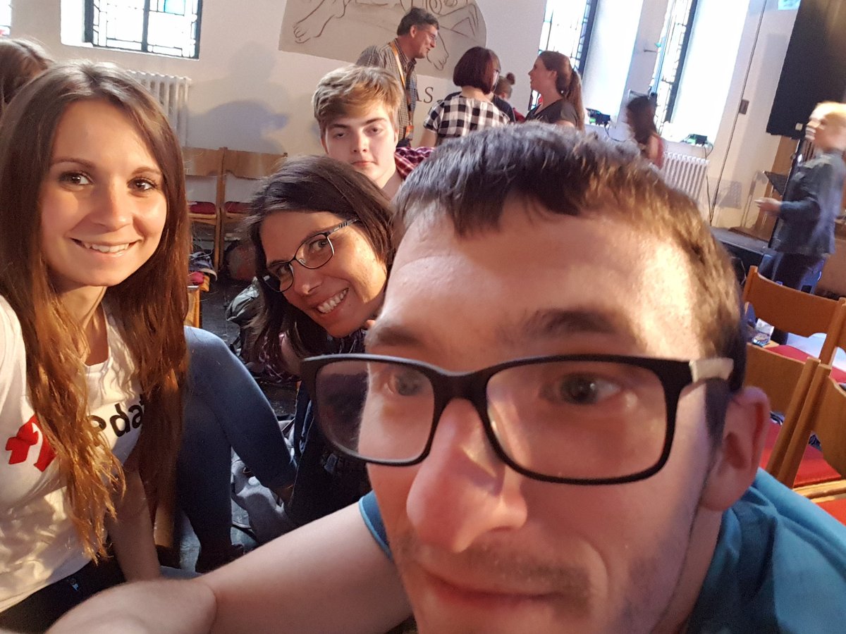 Squadselfie! Auch unser Social Media Team connected sich ;) 
#dekt17 #humansofkirchentag