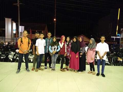 RENDRAGUST's tweet photo. #OTS7SambutRamadan           kumpul sama temen smp .. mau puasa https://t.co/FlzOn8osU3