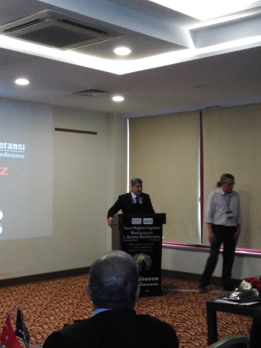 Uluslararası I. Arama Konferansında,
Azerbaycan Hük. Milli Tehlikesizlik Nazırlığı Gen. Md Sn. Eldar Samadov konuşmalarını gerçekleştiriyor.