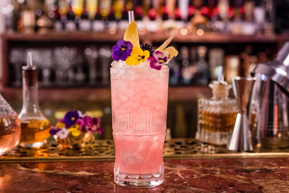 Pretty in pink and ready for <a href="/The_RHS/">The RHS</a> Chelsea Flower Show weekend #ChelseaFlowerShow #Kensington #Italian