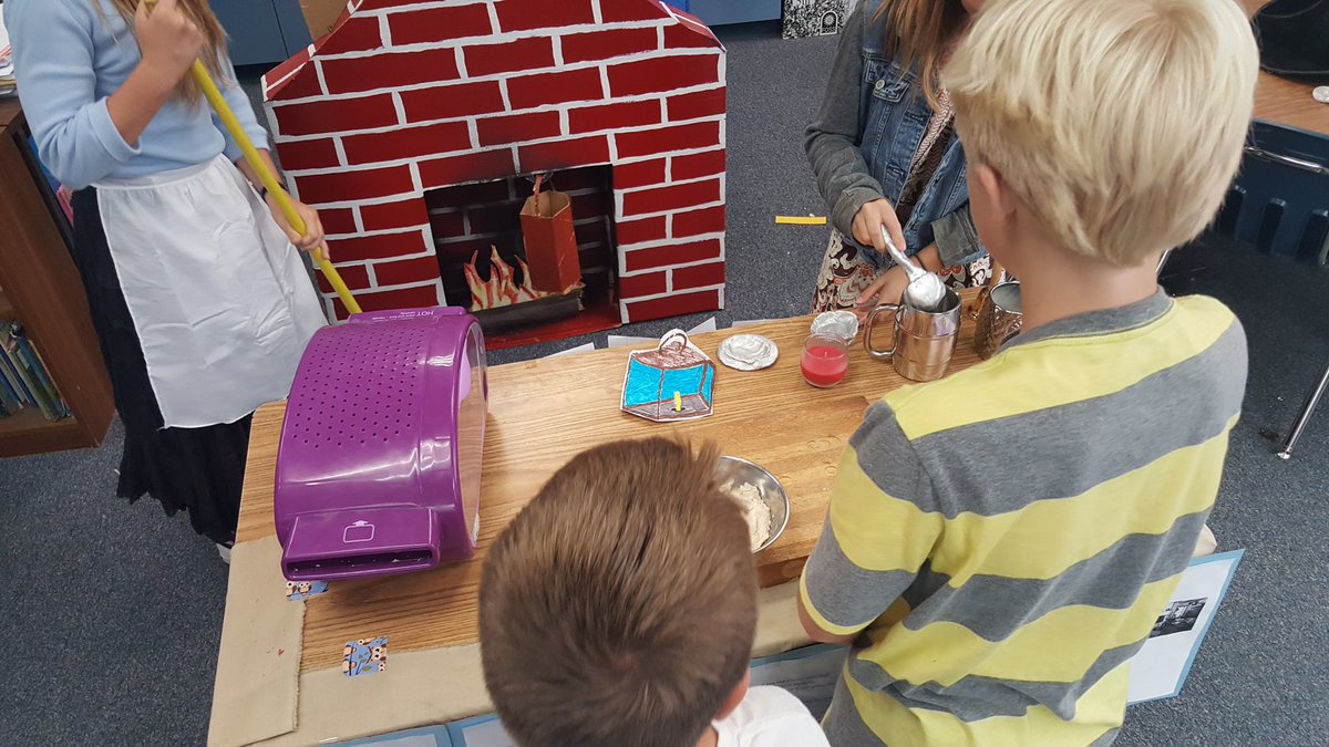 12MrsPfeffer's tweet photo. 3rd grade Ss @IRaCoyote learned about life in the colonial days from enthusiastic 5th graders @purpledebdahl #Coyotesconnect #SocialStudies https://t.co/6yD8tvOH01
