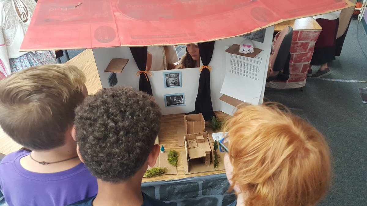 12MrsPfeffer's tweet photo. 3rd grade Ss @IRaCoyote learned about life in the colonial days from enthusiastic 5th graders @purpledebdahl #Coyotesconnect #SocialStudies https://t.co/6yD8tvOH01