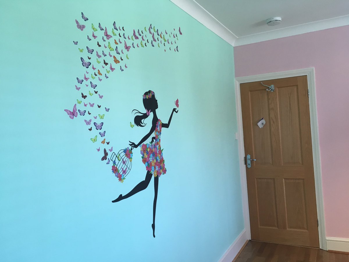 Colourevolut1on's tweet photo. Girls room #decorating #london #colourevolution https://t.co/eOfzmbFH62