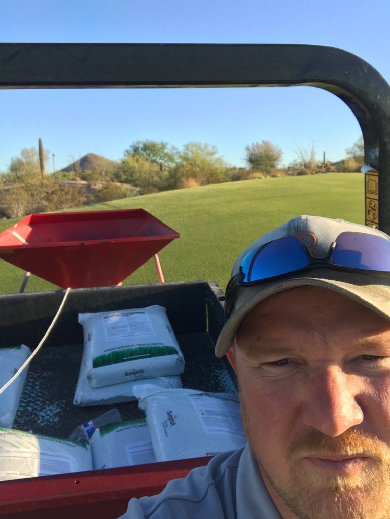 ALindloff_GCS's tweet photo. #fertilizefriday #bccturf #wethebest https://t.co/ZaJGMtFAJH