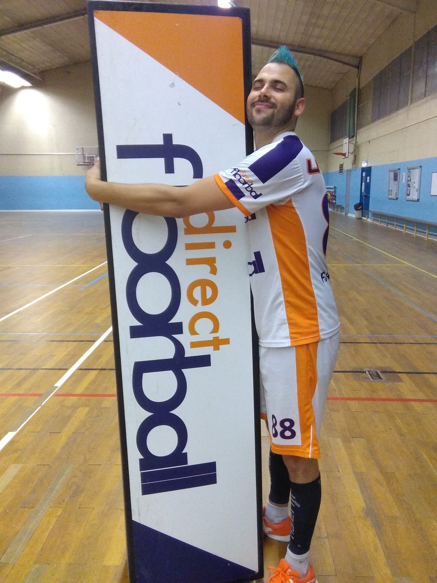 Hey <a href="/DirectFloorball/">Direct Floorball</a>, toi aussi tu as la classe sur les rinks français !
Merci pour votre soutien et votre gentillesse Yohann et Jérôme !