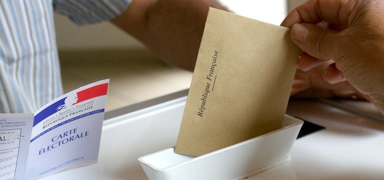 Prefet971's tweet photo. Absent pour les élections législatives des 10 et 17 juin ? Votez par procuration, une démarche simple et rapide : https://t.co/jCo9MVrIoO https://t.co/cYAPwiOWnV
