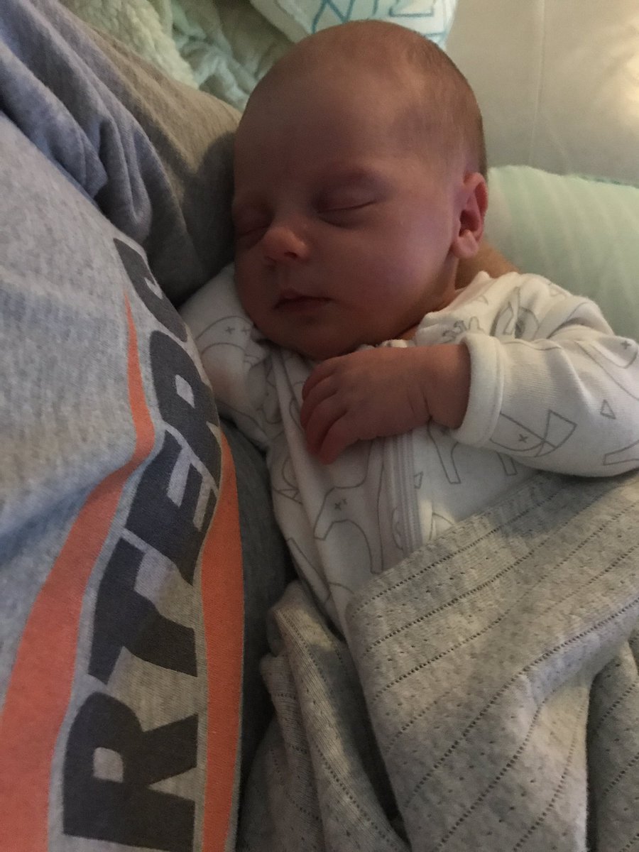 wig10k's tweet image. Just hanging out with my new baby in my @TheStarters shirt @LeighEllis @jeskeets @TasMelas #TheStarters