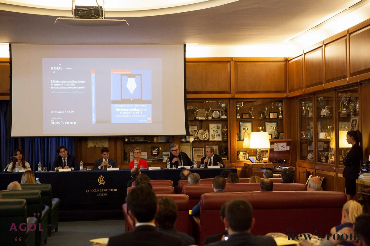 Agolnet's tweet photo. Grazie a @gasparripdl @AntFuniciello @carlottaventura per essere intervenuti alla presentazione del libro #DisintermediazioneNuoviMedia https://t.co/q4euy3gcjv