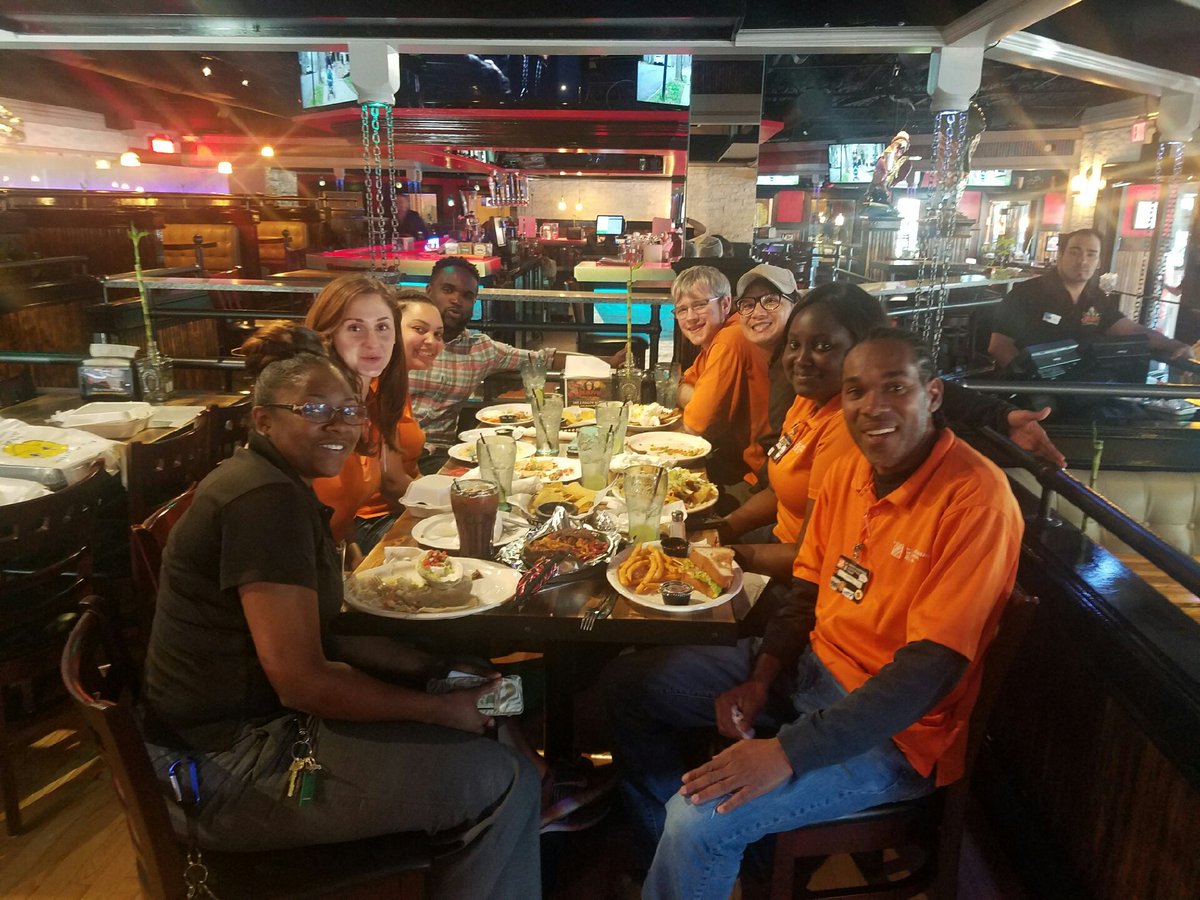 mekelia_cowart's tweet photo. Happy Friday! Team bonding at 115, I love my team! @ginger_coleman @METGaryF https://t.co/MyoFt5a39m