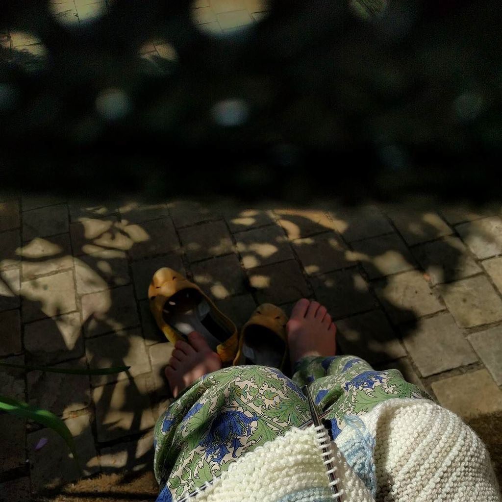 myMisericordia's tweet photo. When an Edinburgh summer appears, it's important to use it as soon as possible.
#edinburgh #summer #viewfromunderโฆ https://t.co/cO938cnUPo https://t.co/F0seHtfYGs