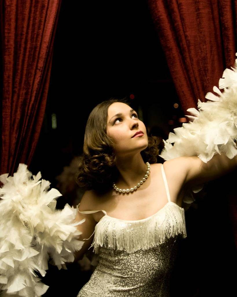 One more of the amazing @LeruSwing for #MoonglowBurlesque . Sorry guys (and gals), she's already taken. ;) #burlesque #show #performance #v…