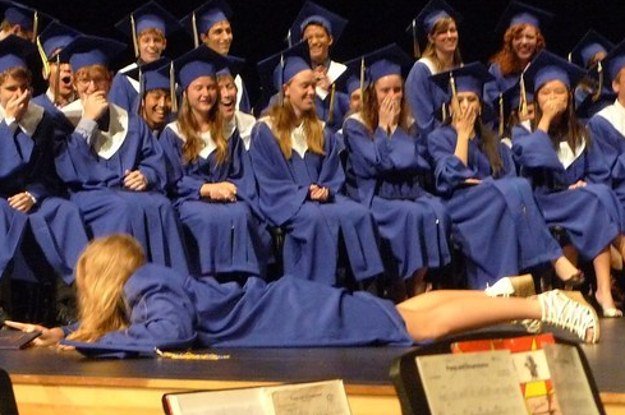 Tiresocks's tweet image. It's that time of year, Graduation. A few laughs before the big day. #graduationfail  #ineedalaugh #congratulations

ow.ly/hDDB30btNIv