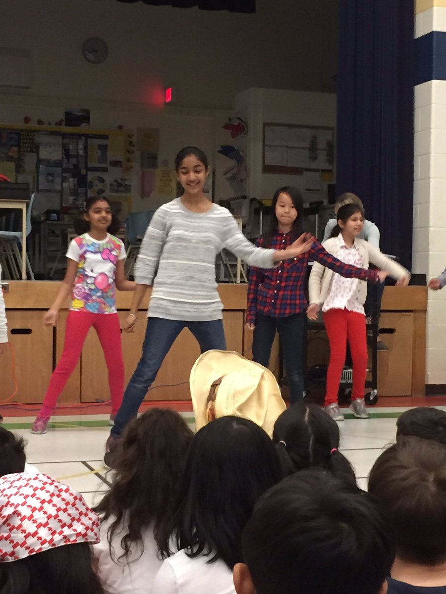 MsRicciuti's tweet photo. Great job to our HRPS dance club!! 👏 @HuntingtonRidg1 @PeelSchools https://t.co/vkspITVdRl