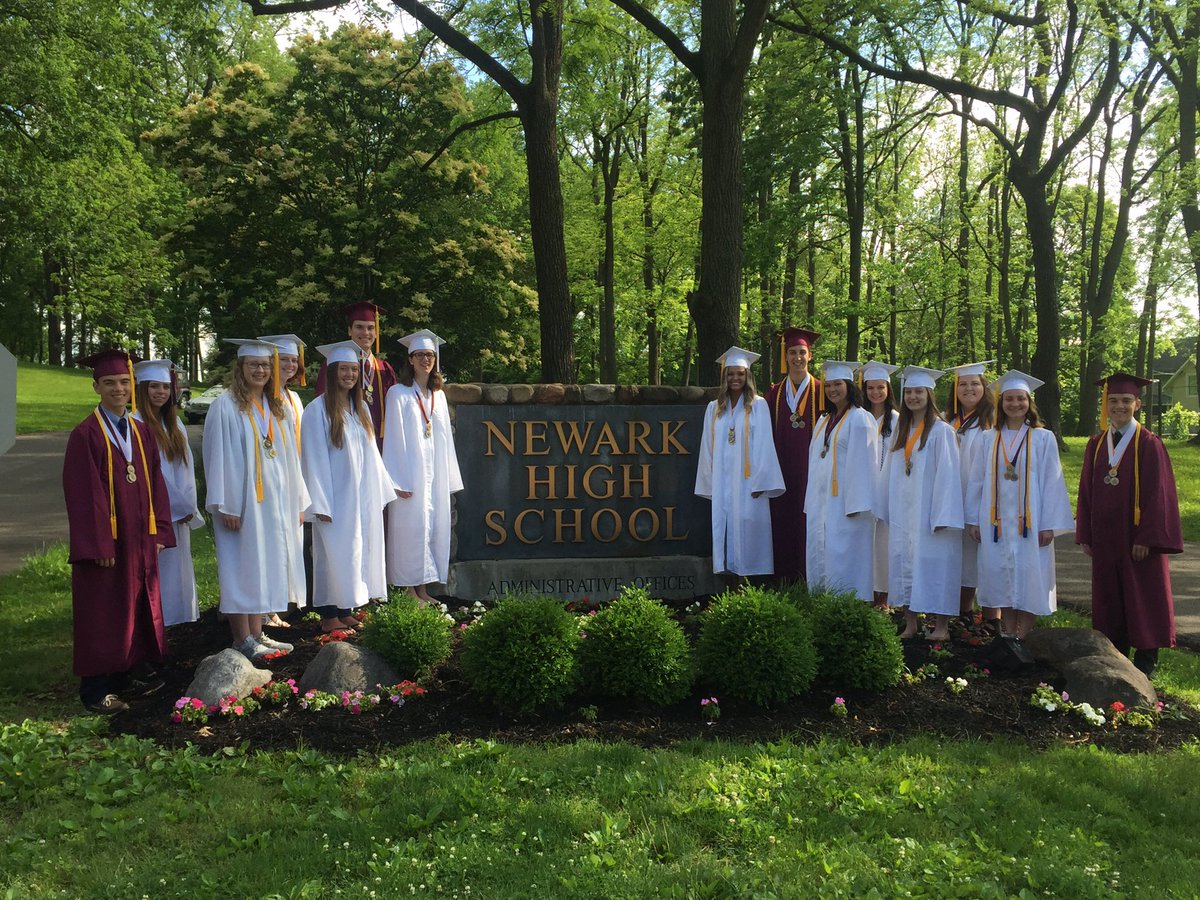 tgbowmanNHS's tweet photo. 4.0 picture this morning prior to graduation practice. Go Cats!! https://t.co/LM5COEuvXd