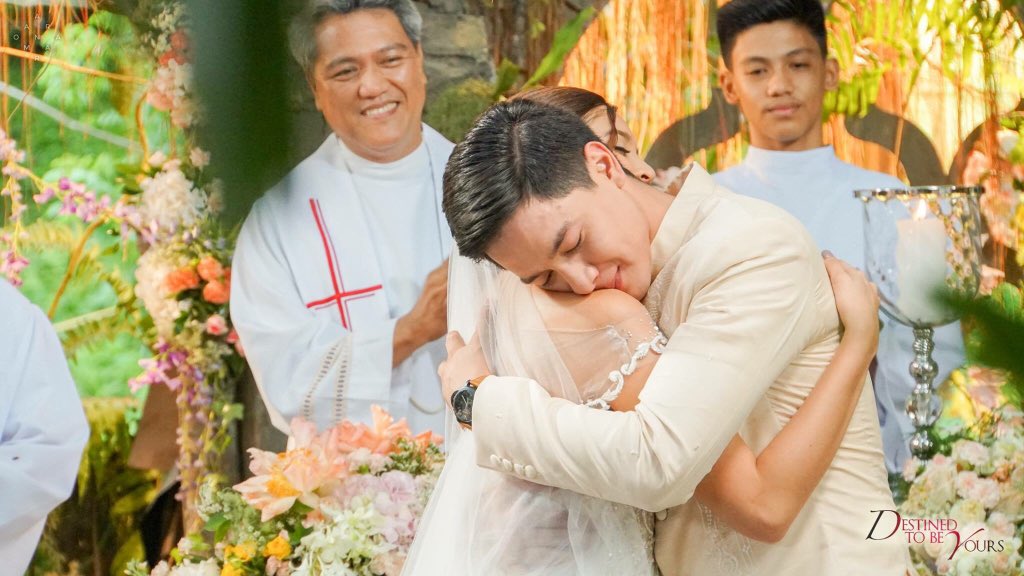 mainedcm's tweet photo. And just like that.. Destined to be Yours has ended. Maraming salamat po sa lahat ng tumutok at sumuporta 'gang dulo! Hanggang sa muli! ❤ https://t.co/JC0tauCHzr