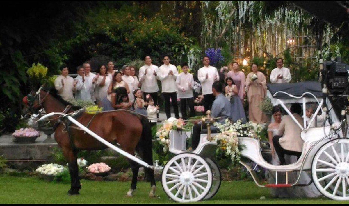 noivcalderon's tweet photo. Bakut naging emotional ang dalawa, feel ba nila ang kasal? Nagpatawa si Maine, natawa na rin si Alden. Best wishes to the newly weds.#DTBY https://t.co/Ok9hDQi8hK