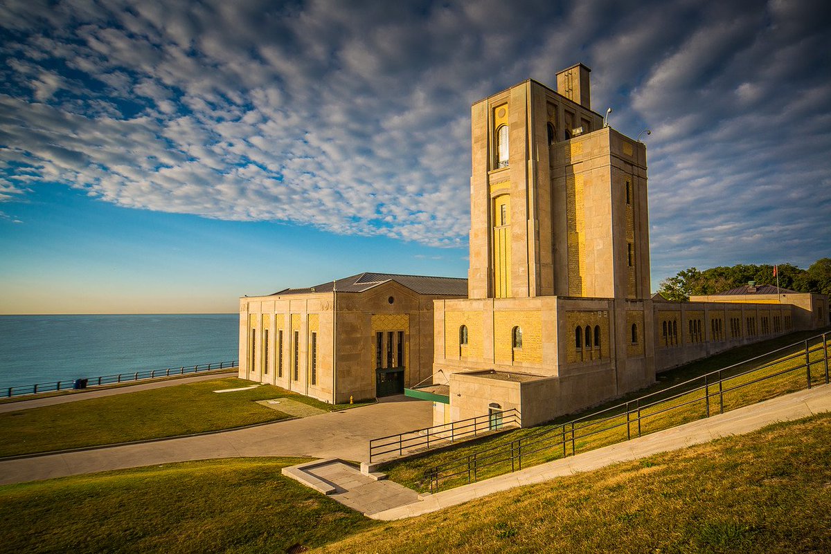 TEDxToronto's tweet image. ❌ Looking for something to do this weekend? Check out @Doors_OpenTO with tips from the team @torontolife: bit.ly/2qjJocv #TGIF