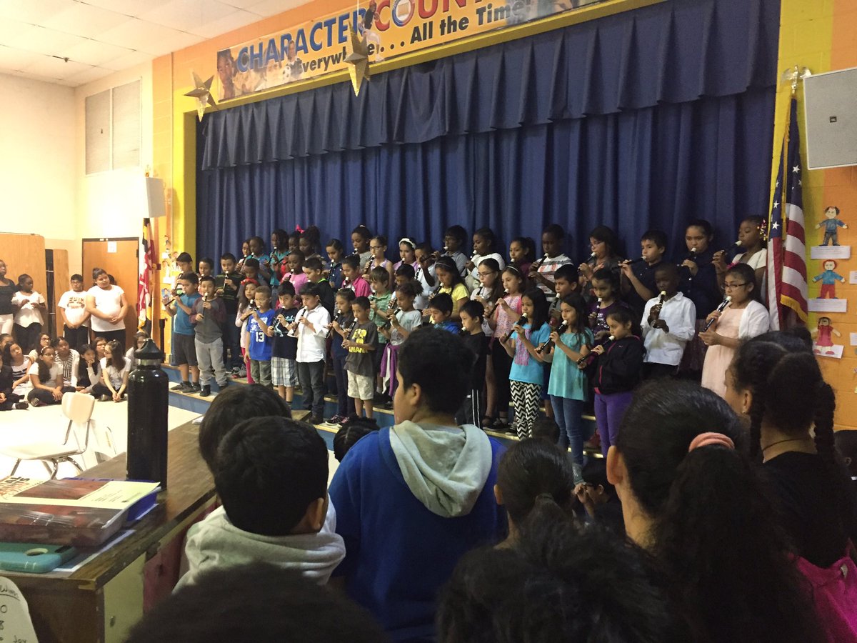 onlylwoods's tweet photo. 3rd graders play recorders flawlessly at Gaithersburg ES! https://t.co/AIctACGtE8