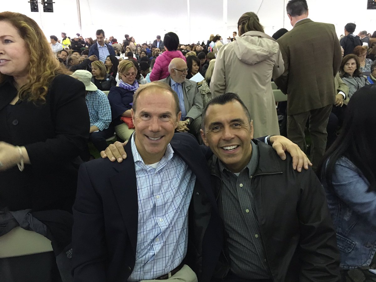 Congratulations Gabby Hartman. Love, your tíos #Wellesley2017