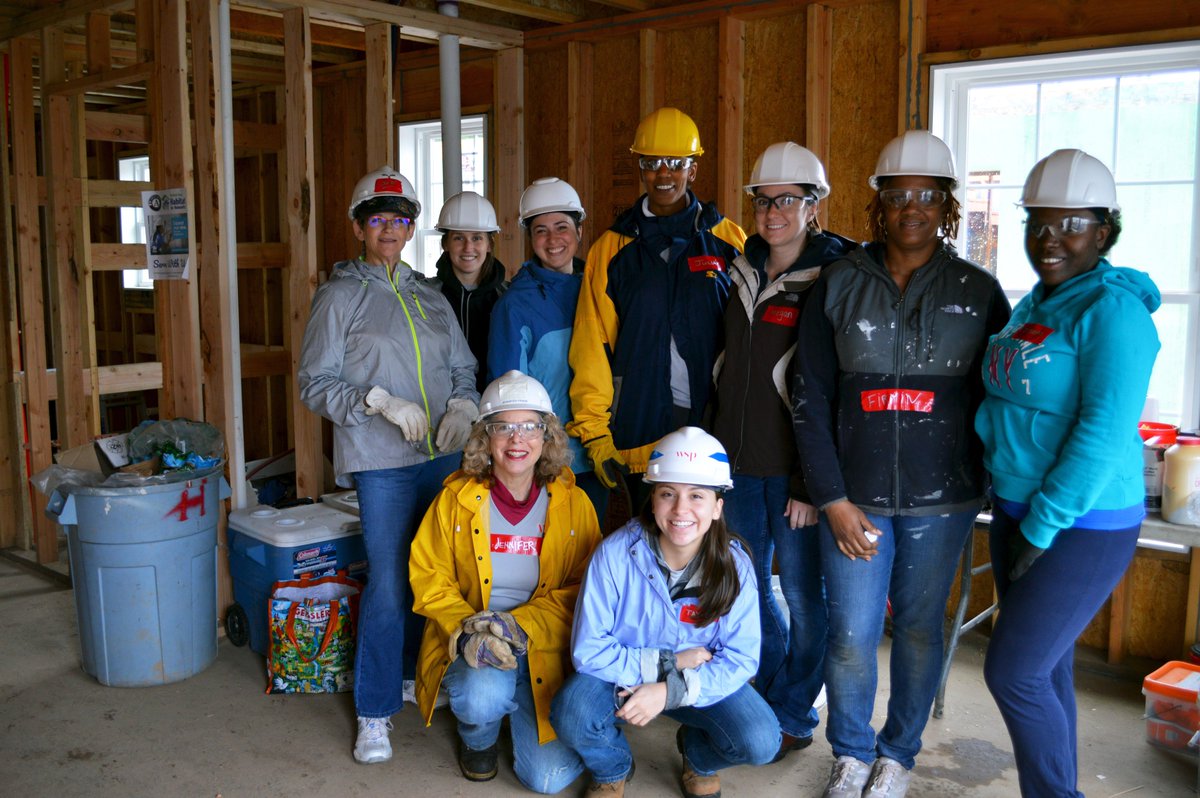 MartaDbrwski's tweet photo. @wspusa #WSPCT team participating in @HartfordHabitat Women Build Day in #Hartford #CT today! #WomenBuild #wb17 #RainOrShine https://t.co/dOGJxU8Z71