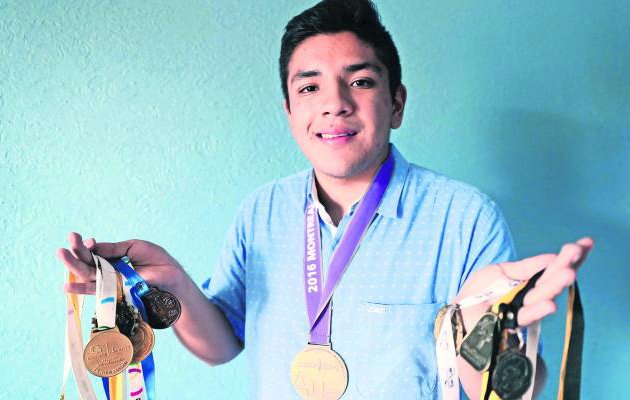 InfoNodal's tweet photo. #Mexico: Estudiante mexicano inventa pastilla fertilizante a partir de orina humana https://t.co/xFSzXtWGQP https://t.co/NqgBCejNmb