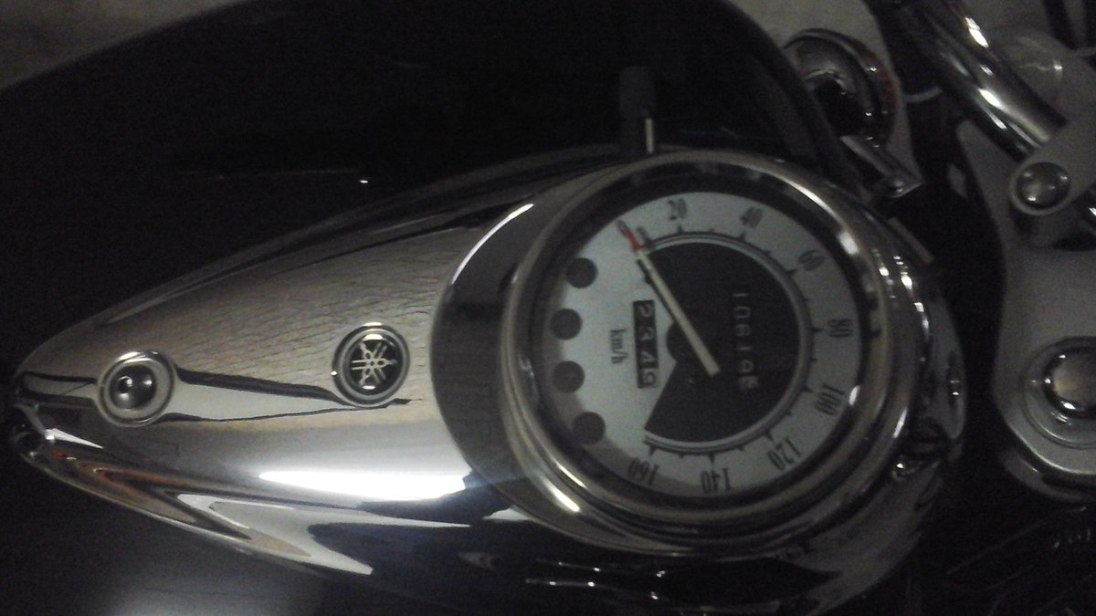 yuu3m13's tweet photo. ドラックスター250売ります！
不具合は多少の錆とマフラーの凹みぐらいです
フロントフォークは１ヶ月前頃にオーバーホールをしてもらいました
エンジンの繋ぎの部分に亀裂があったため交換してもらいました！
自賠責は31年まであります！

#バイク売ります 
#アメリカン売ります https://t.co/23g29qv3fh