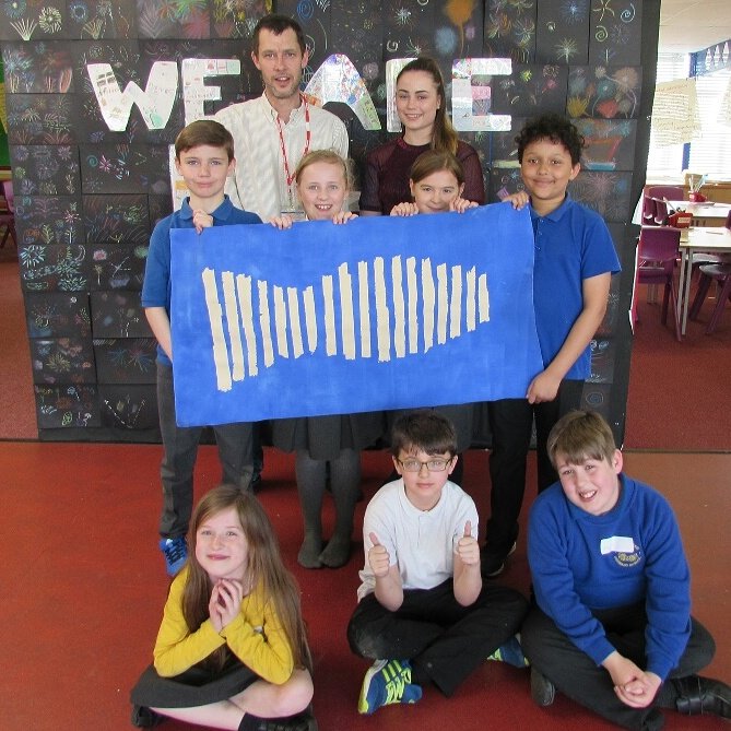 megchad_designs's tweet photo. Throwback to The Flag Project @DorchesterHull with @briefsnotpants and this clever bunch! #FlagForHull#artproject#lifeskills https://t.co/BLVt4O8jzl