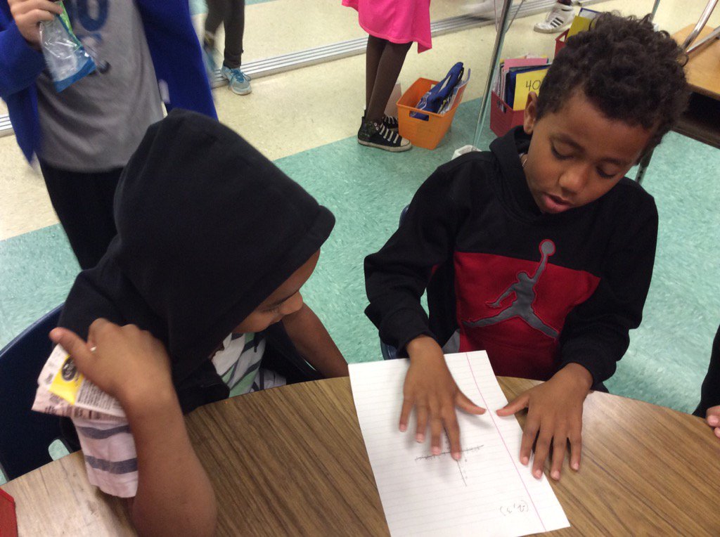 MrsEller3's tweet photo. When students teach others new math they learned from taking their NWEA test! @MrsRamirez3 #teaching #gagegators https://t.co/JdgjV1cR3K