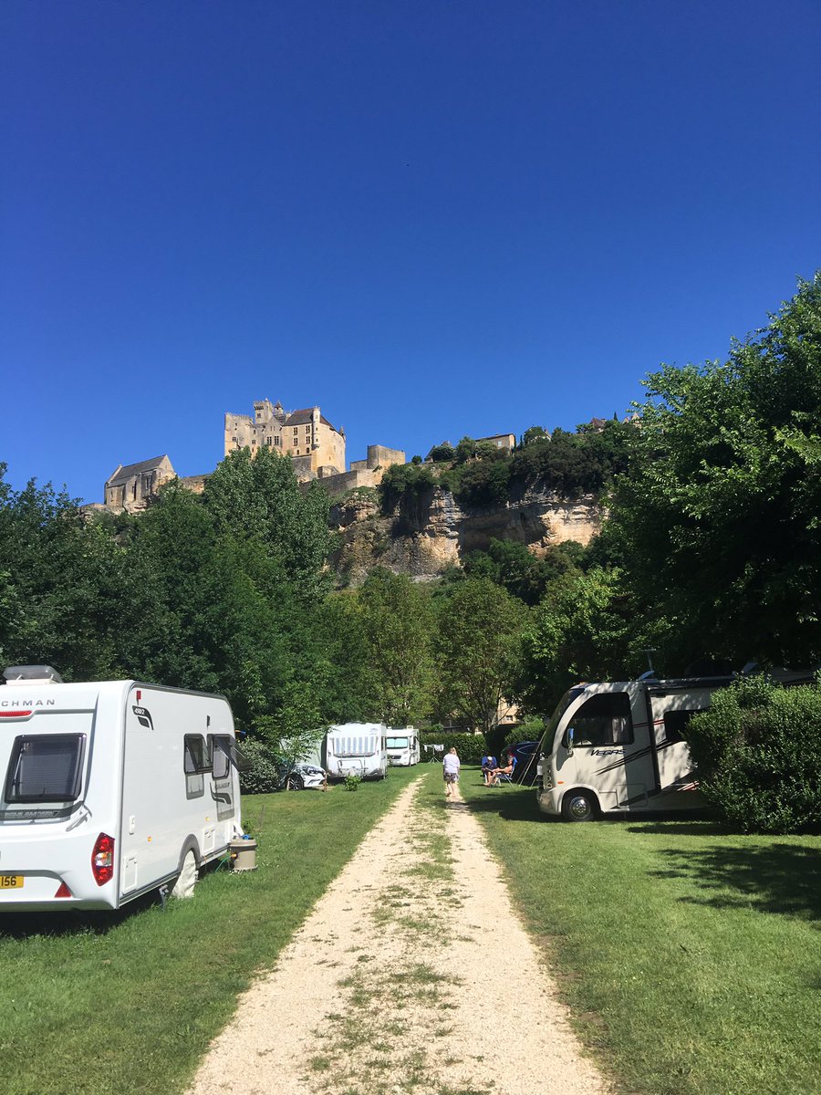 There's the RV camped in beautiful Beynac in the Dordogne area of France , weather a balmy 34*