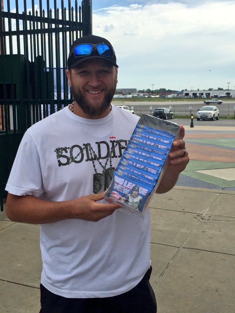 WorldRecordBB's tweet photo. Big thanks to #MarkBuehrle for throwing out the 1st pitch. https://t.co/NAvNskfJGT