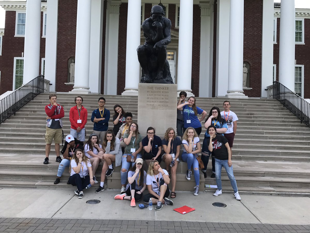 SOSitsEvan's tweet photo. thinkin about how lit session 1 was 🔥🤔🔥🤔🔥 #UofLorientation #UofL21 https://t.co/GWh66w2dbR