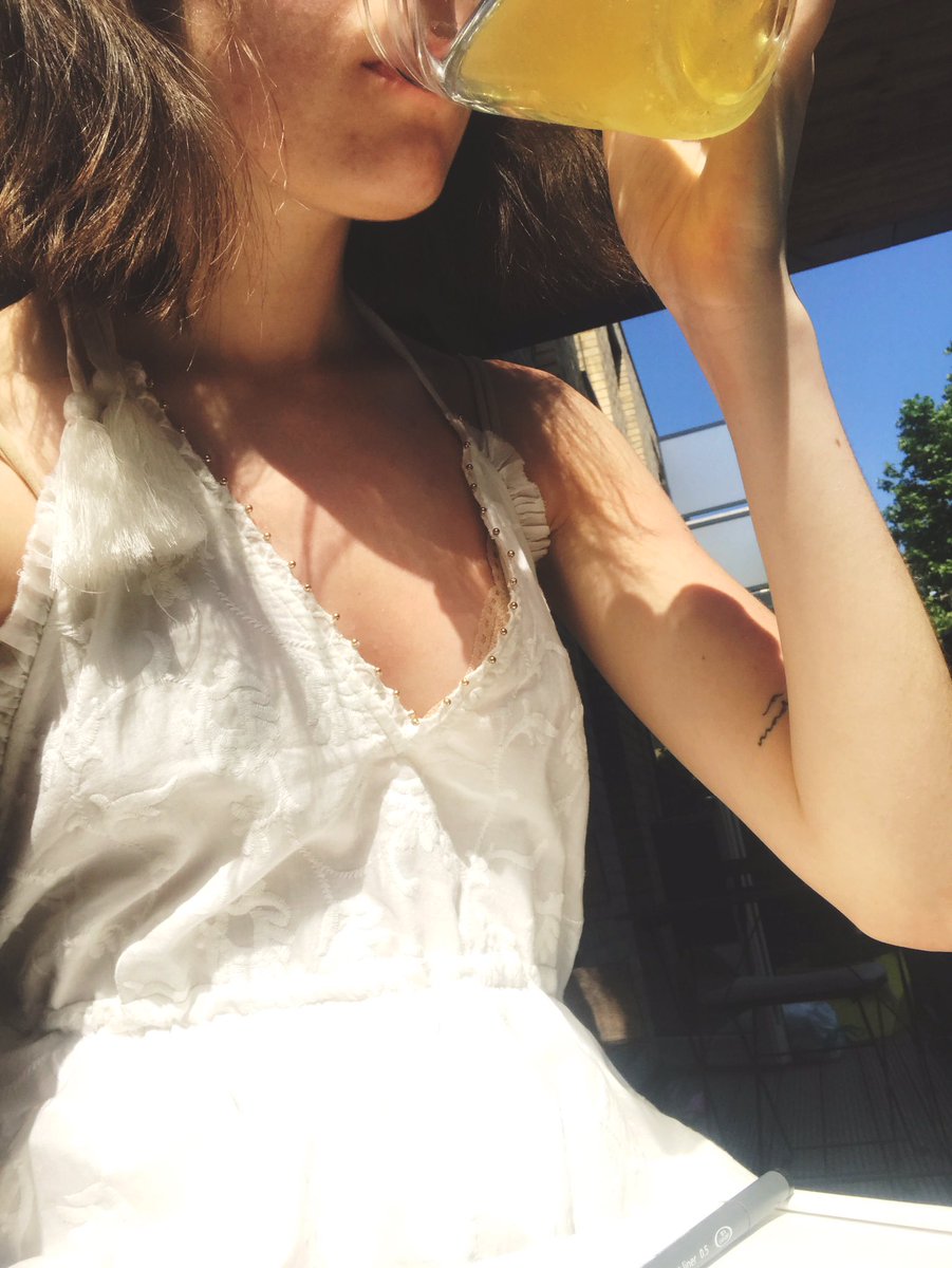 doddleoddle's tweet photo. planning some videos in the sun and drinking ice green teeeea!
what would u like to see from lil ol me? https://t.co/YslEEzDtkD