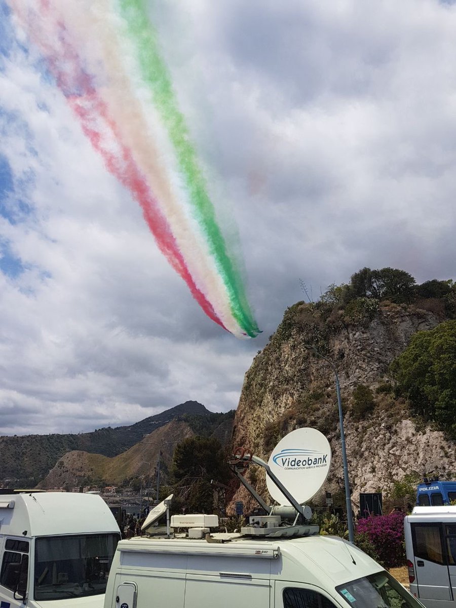 VideobankSpa's tweet photo. https://t.co/1ou1w3A0wZ  Videobank a Taormina oltre 100 Tecnici e 15 Mezzi mobili.
#videobank #taormina #freccetricolori #NASsigonella https://t.co/vyxCbbkJpf