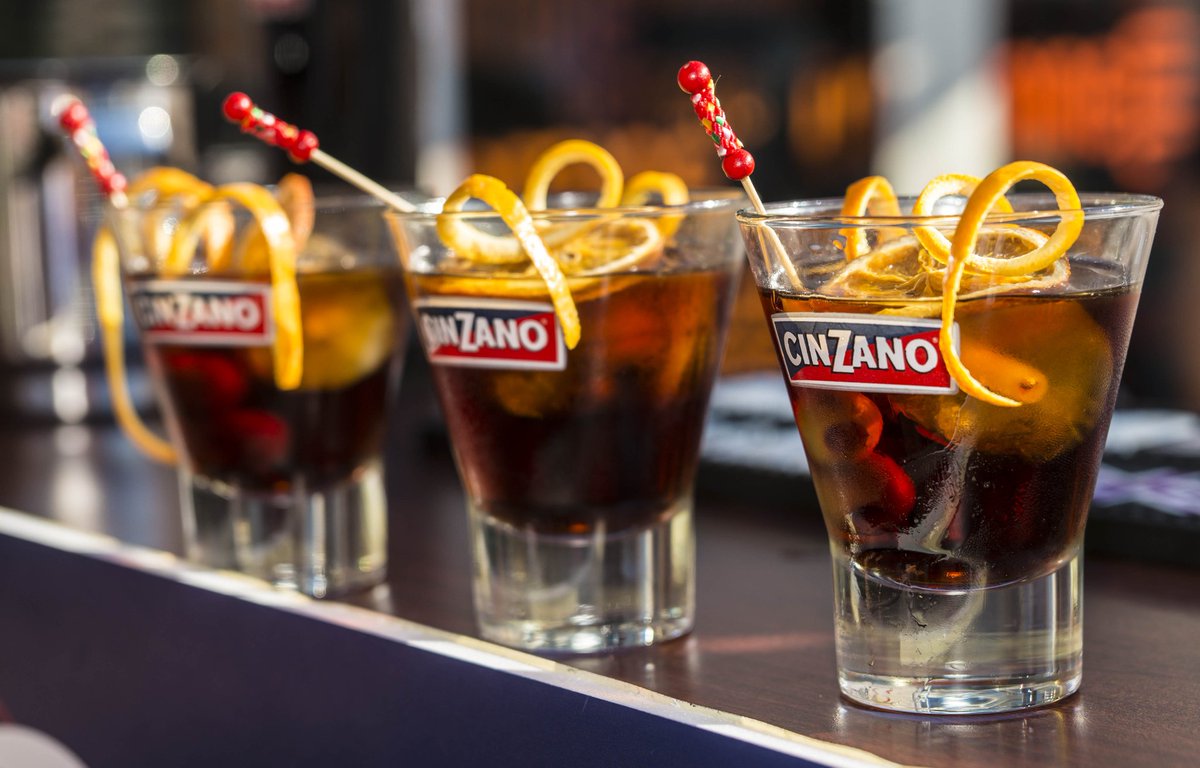 Bilbao_Centro's tweet photo. A quien le gustan los #marianitos preparados?☝️III Ruta del #vermut con @cinzanoofficial 💃🍸 Toda la info➡️ https://t.co/cgmUVnMJaj #Bilbao https://t.co/TWDkAEwvCh