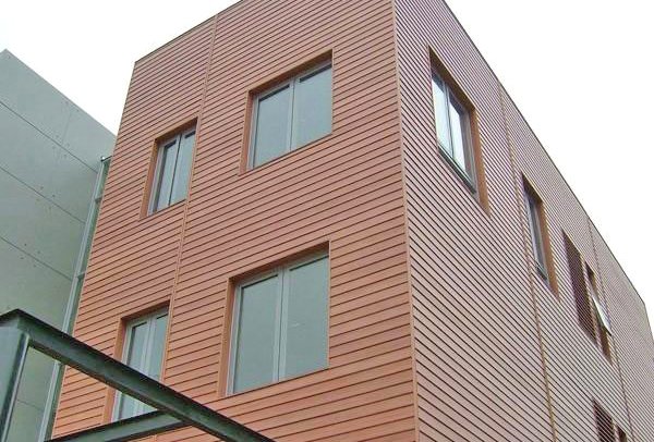 supertarima's tweet photo. instalando #Revestimientos #Composite para Exterior con #Arquitectos #Decoradores de #Marbella y #Murcia ventas@supertarima.com https://t.co/TnPI731BH2