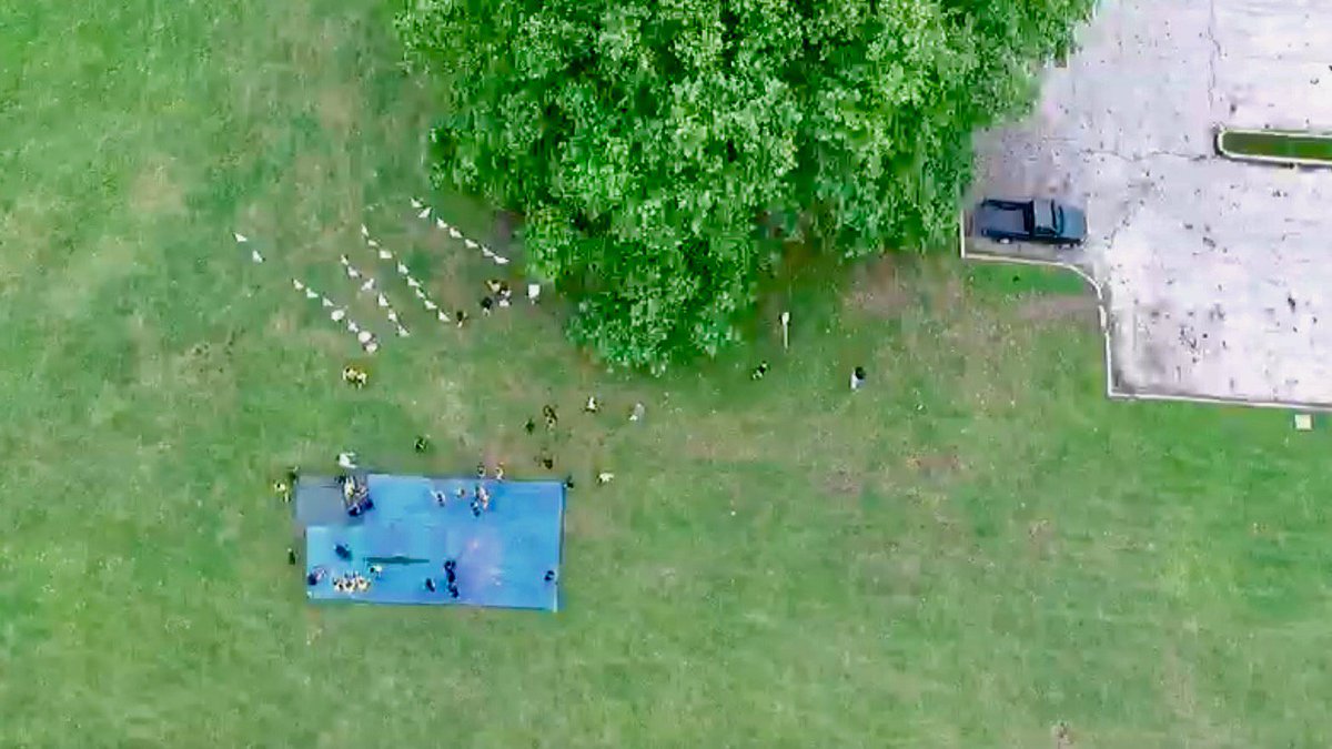 PennCharter's tweet photo. 5th grade &amp; their 2nd grade buddies made kites together and today flew them at Belmont Plateau. Check out the view from PC's drone! https://t.co/D9VblbPv34