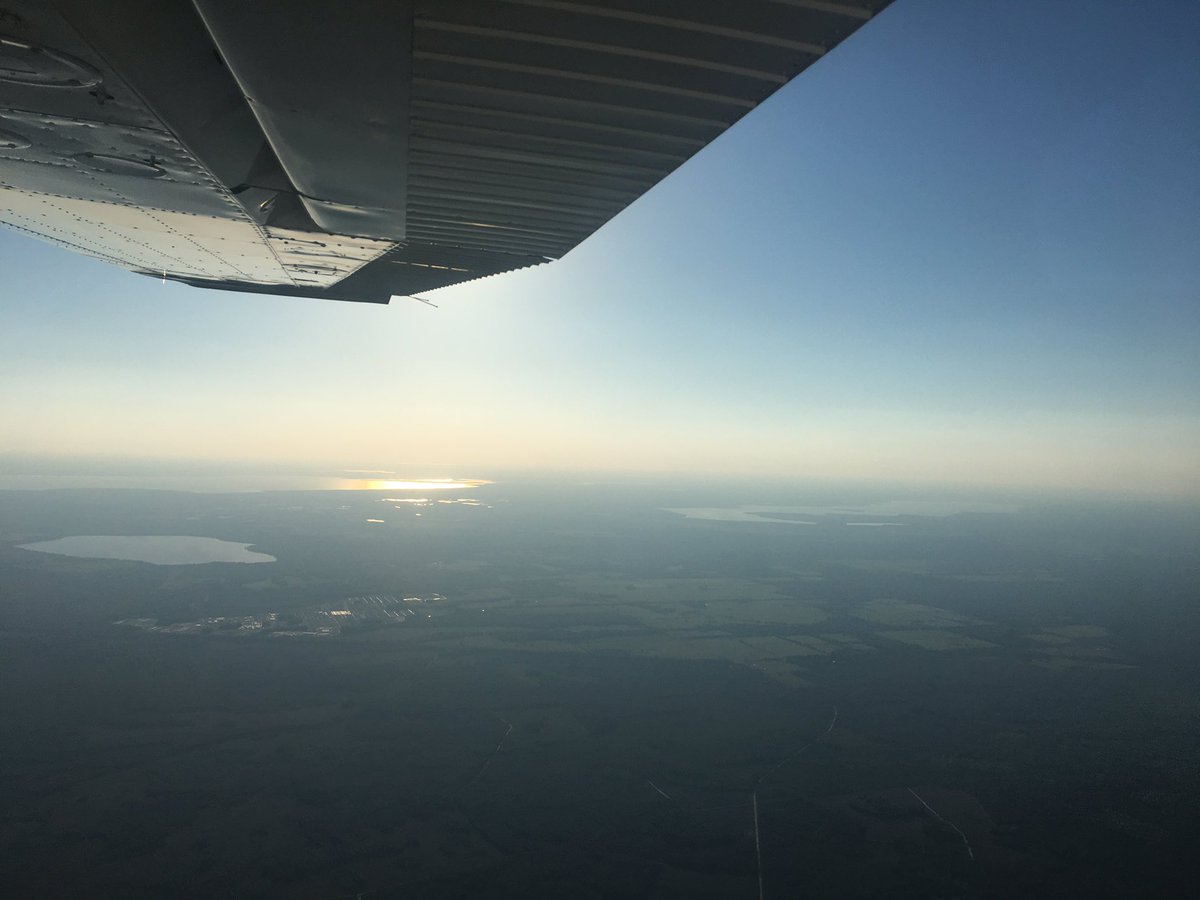 marisabliss's tweet photo. #avationphotography #avationlover #flyinglife #cessna172 #futurepilot #nofilter ☁️⛅️✈️☁️⛅️👍 https://t.co/kfpnRSN6dm