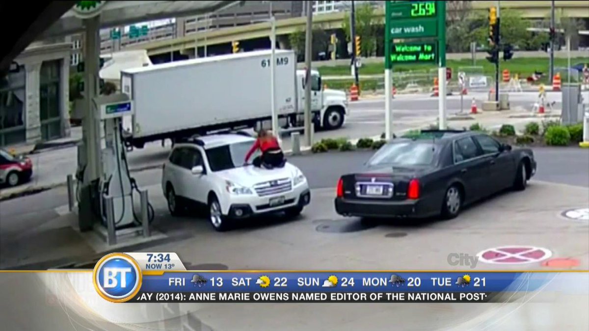 Car theft stopped in incredible fashion https://t.co/QAQdJDwdFm