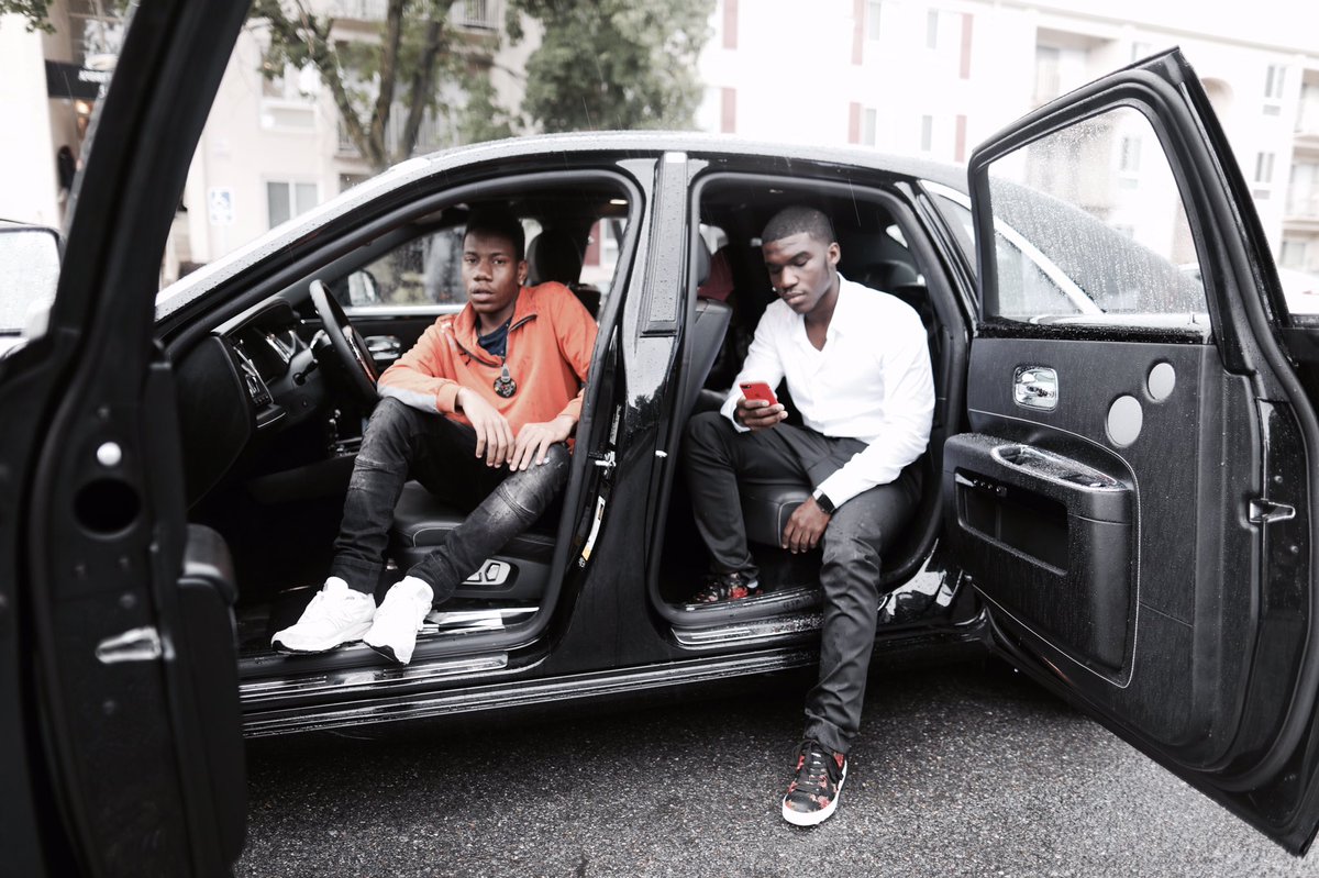 RonBenji's tweet photo. "My Niggas Shine we Dont Need a Light" #AYEEEE ⭐️👻 #TrapFlava #HouseOfWealth 💰😈 #❤️4Life @TrapFlavaHid https://t.co/4Hie0nmhXe