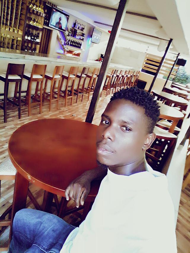 DjAndreyBaddest's tweet photo. Already in the yard #backspin Friday #route256 @djandreyug #DiBaddest.....  Let's rave on tonight https://t.co/RPeeETxWF3