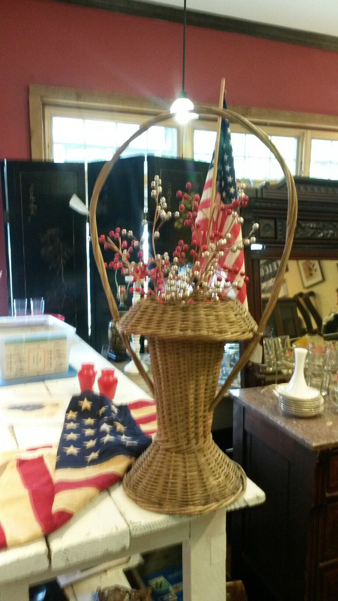 rusticandrefine's tweet photo. MEMORIAL DAY SALE @rusticandrefine EVERYTHING 20% OFF TODAY &amp; SATURDAY #sale #keswickvillage #antiquesinglenside #vintage #shoplocal #home https://t.co/u5erONFfje